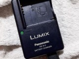 Original Panasonic LUMIX DE-A12B Camera Li-Ion Battery Charger